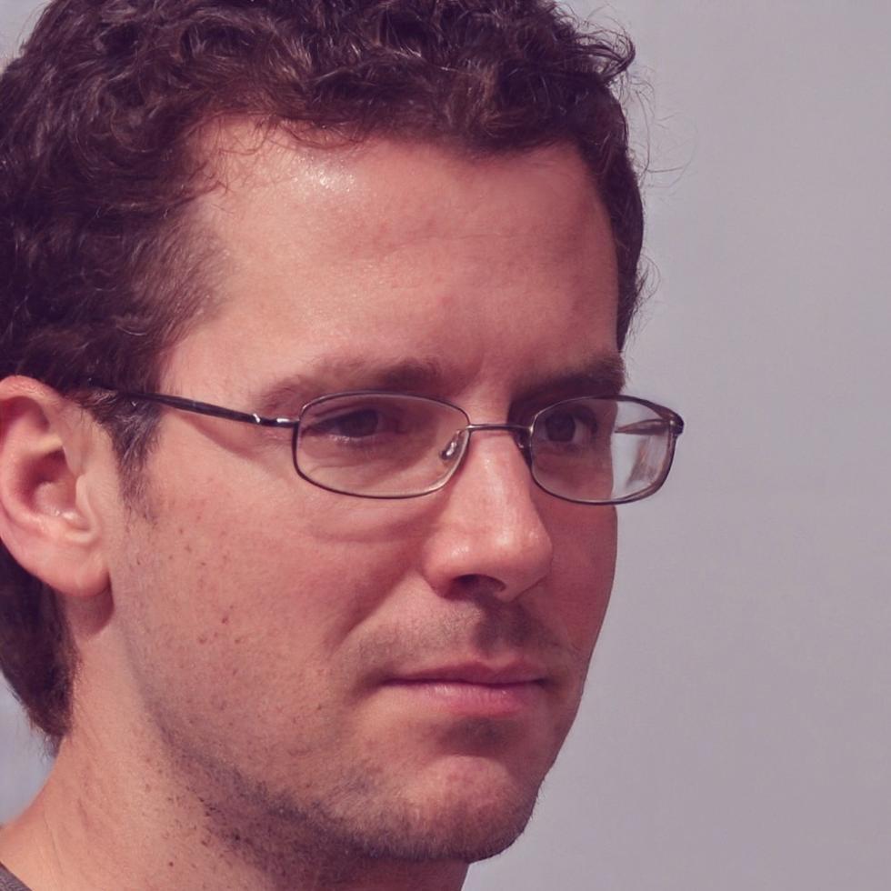 Instrutor facilitando exercícios práticos durante workshop online